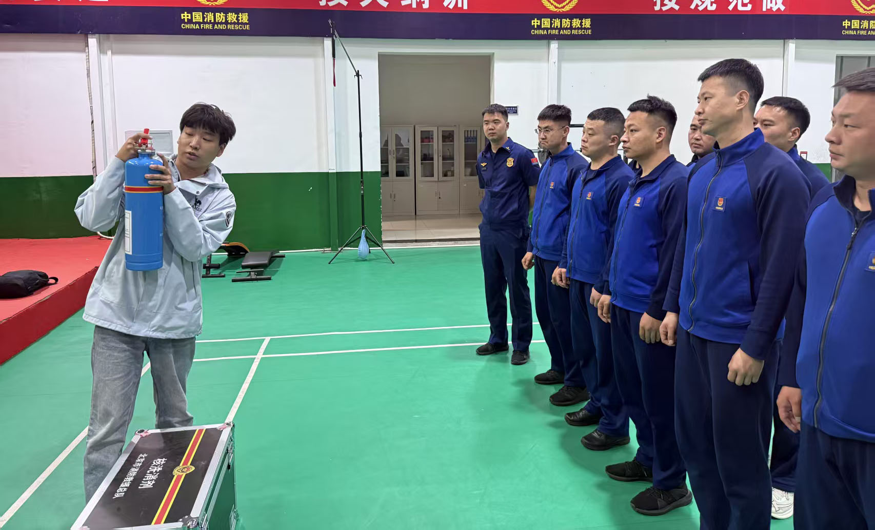 某单位可剥离膜消除罐交付验收