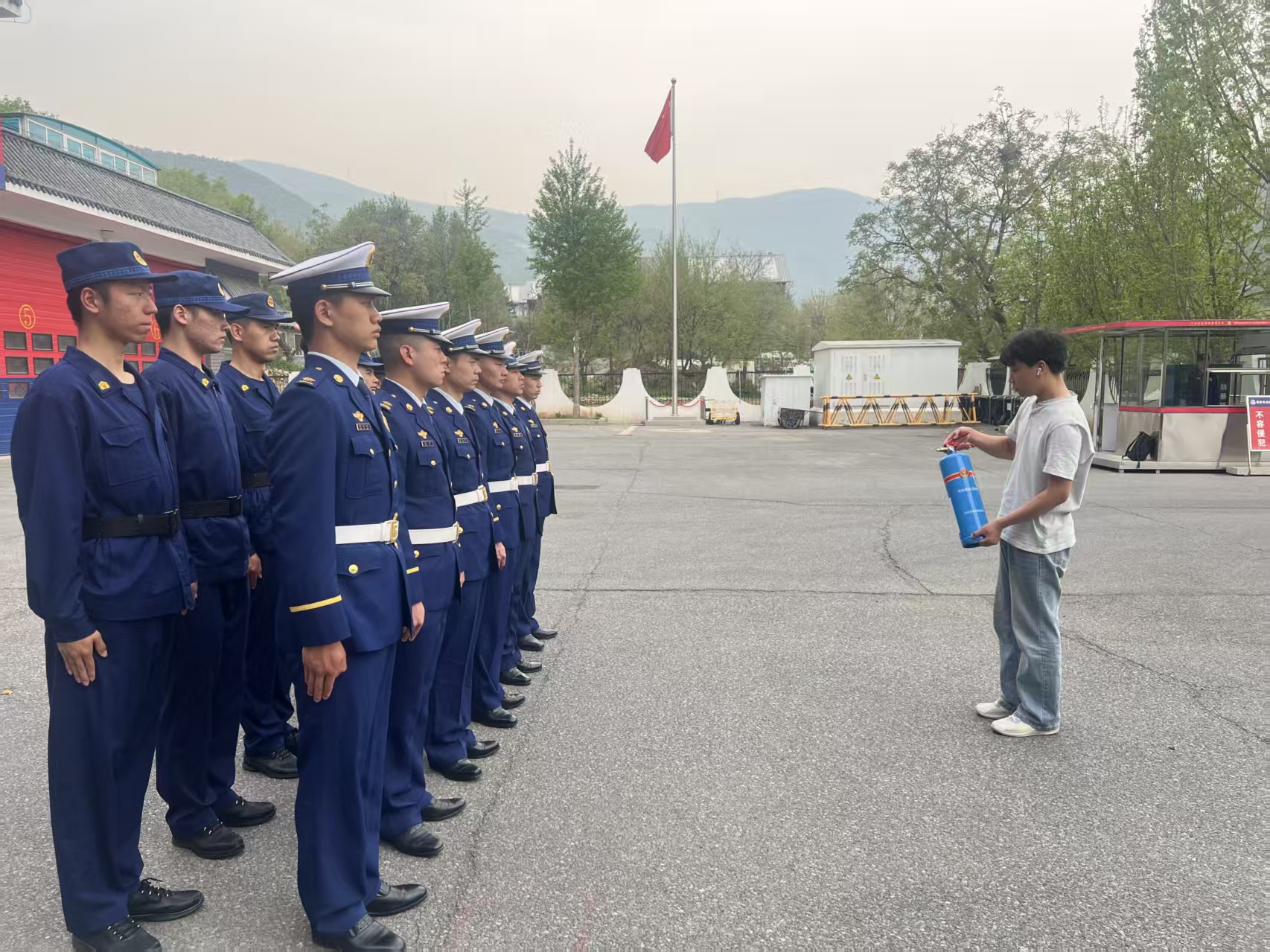 某单位可剥离膜消除罐交付验收